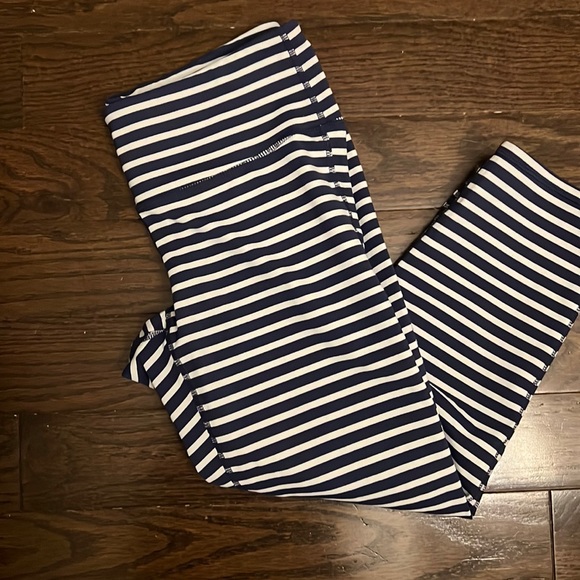 Athleta Capri Leggings, Size M - Picture 2 of 8